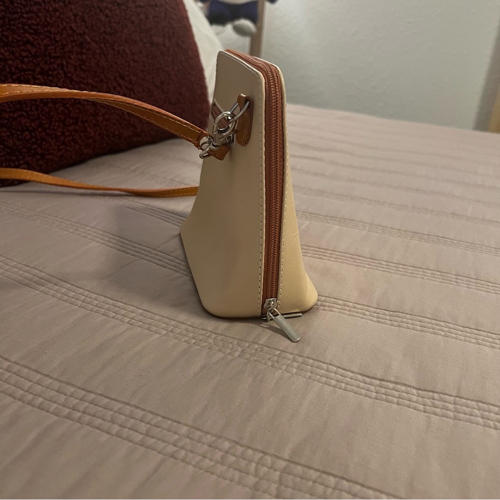 Vera Pelle Cream and Tan Brown Crossbody Bag - Picture 8 of 8